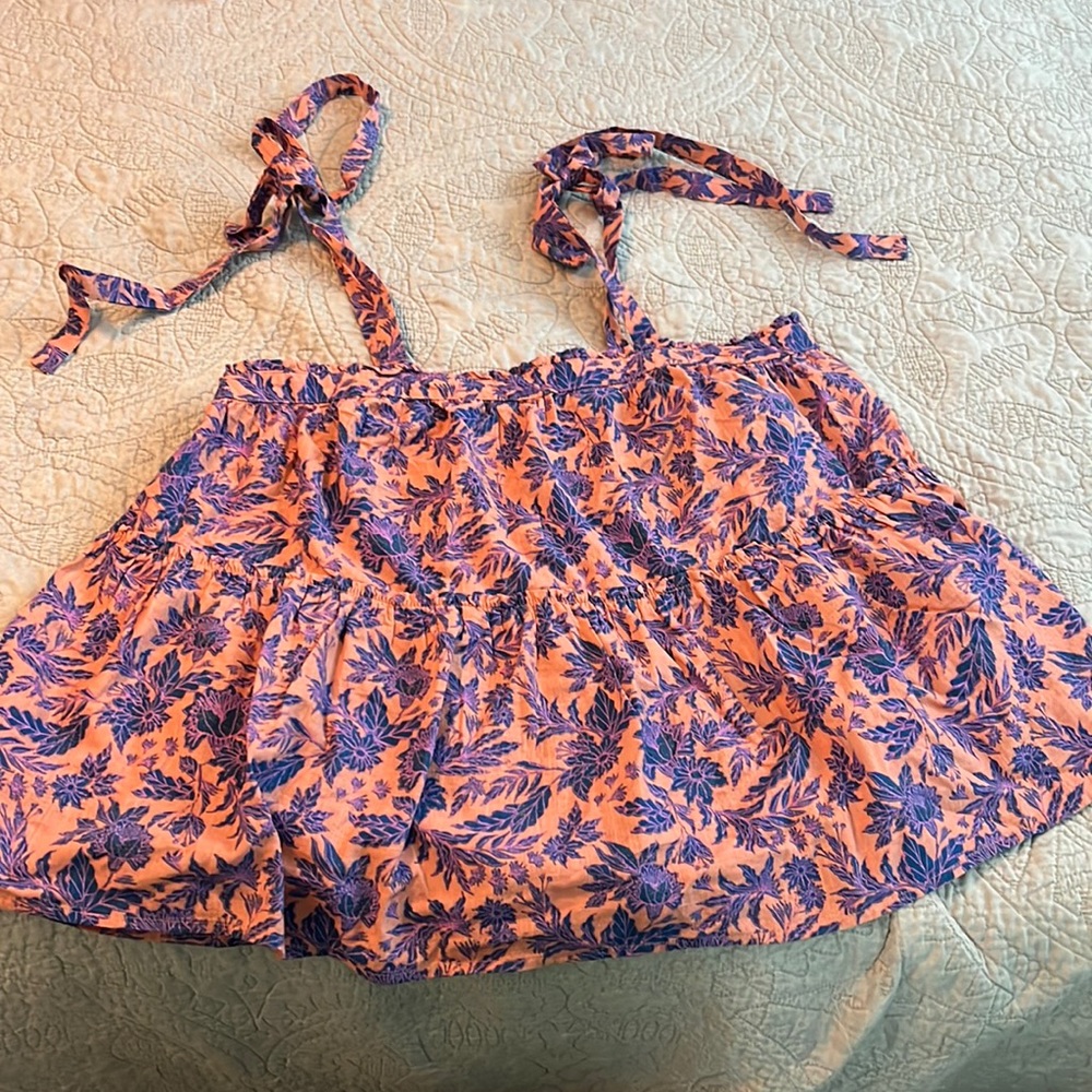 Universal thread by Target, babydoll style with tie sleeves. Size M, peach.